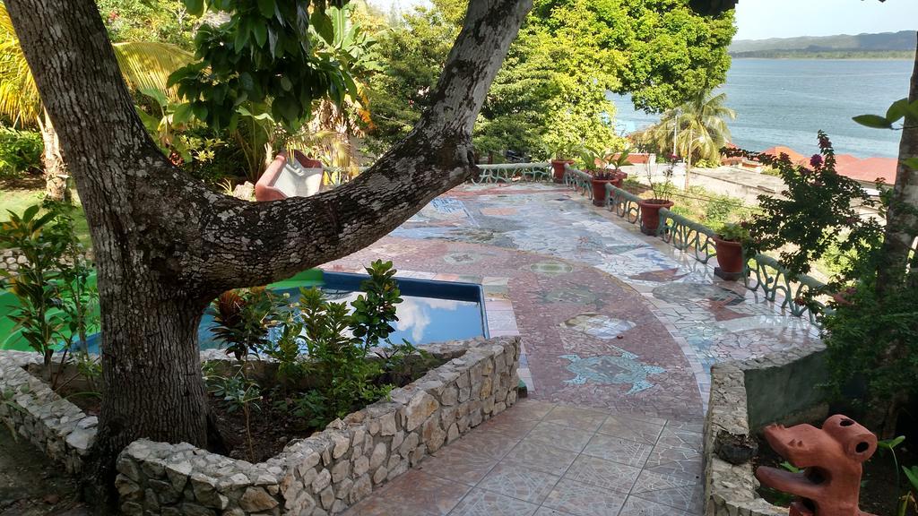 Zapote Tree Inn Флорес Экстерьер фото