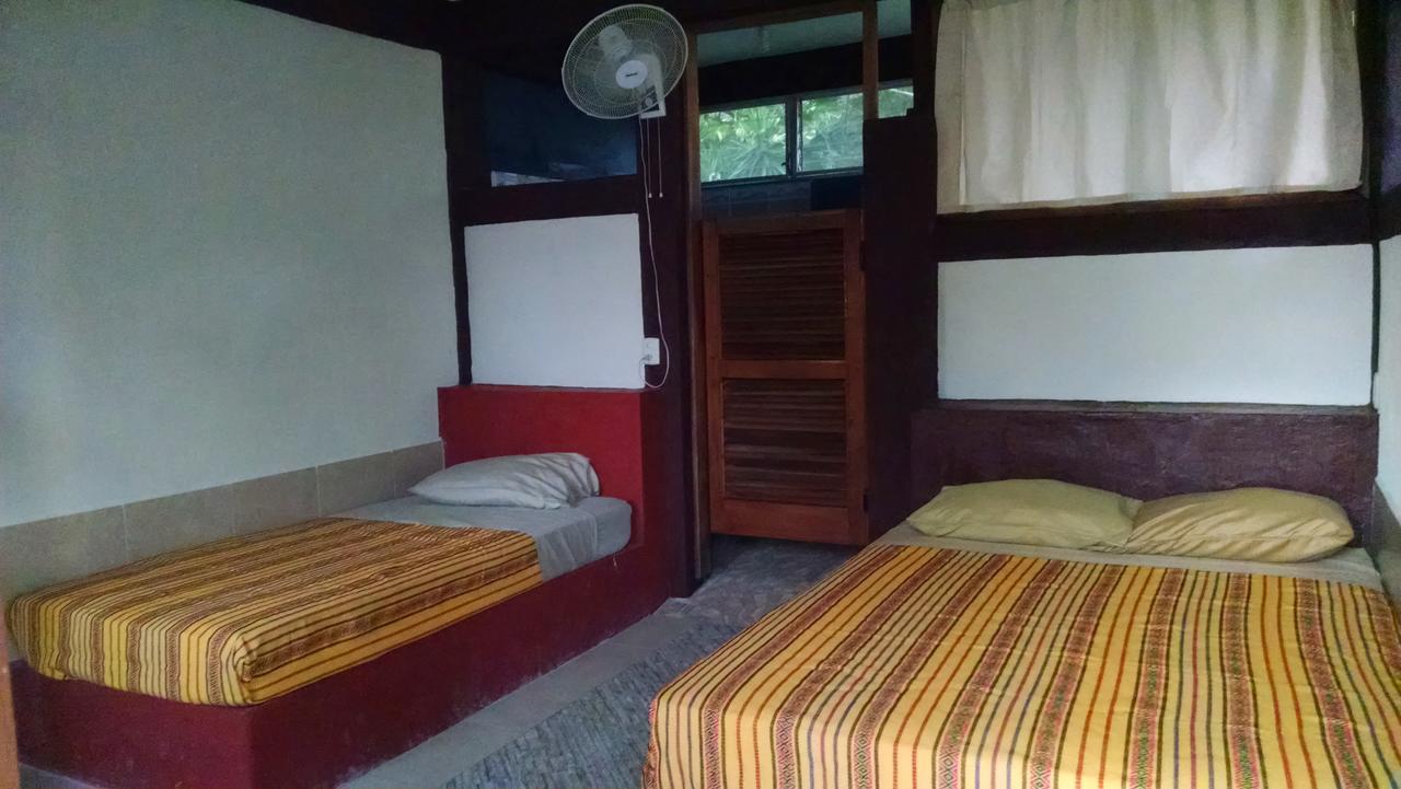 Zapote Tree Inn Флорес Экстерьер фото