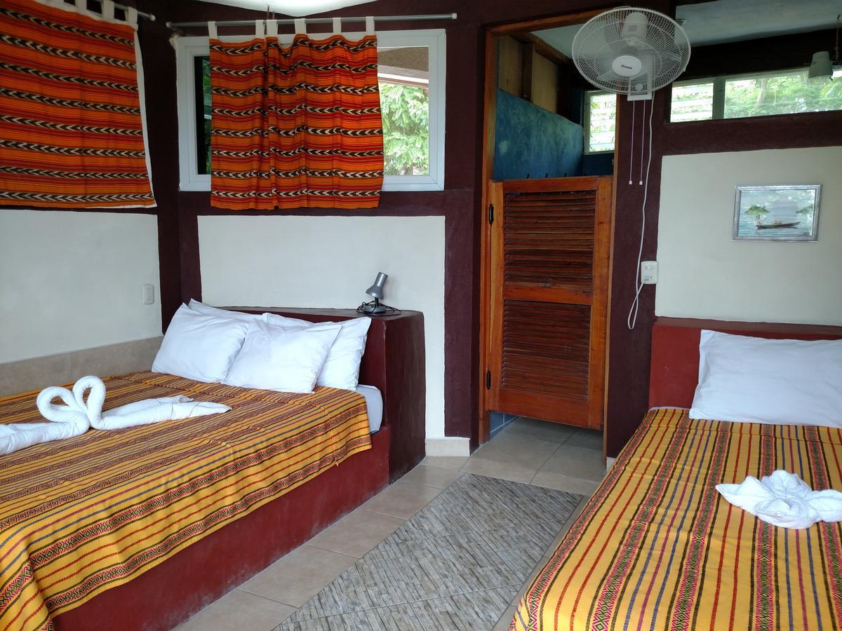 Zapote Tree Inn Флорес Экстерьер фото
