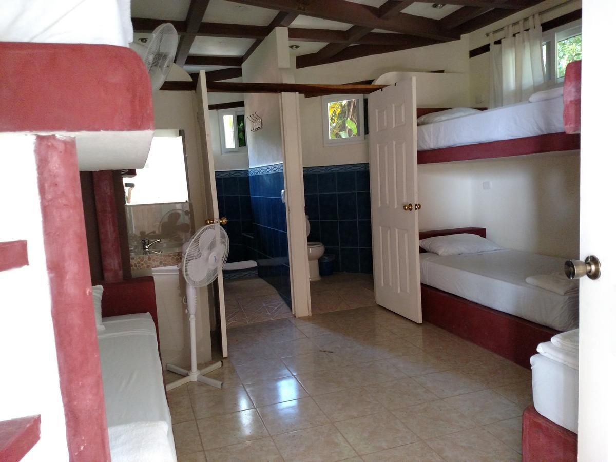 Zapote Tree Inn Флорес Экстерьер фото