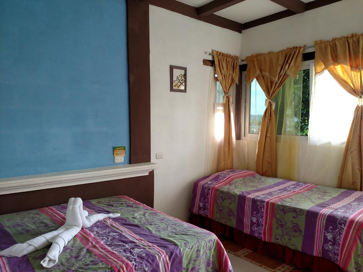 Zapote Tree Inn Флорес Экстерьер фото