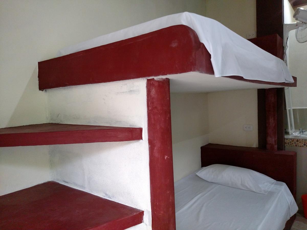 Zapote Tree Inn Флорес Экстерьер фото